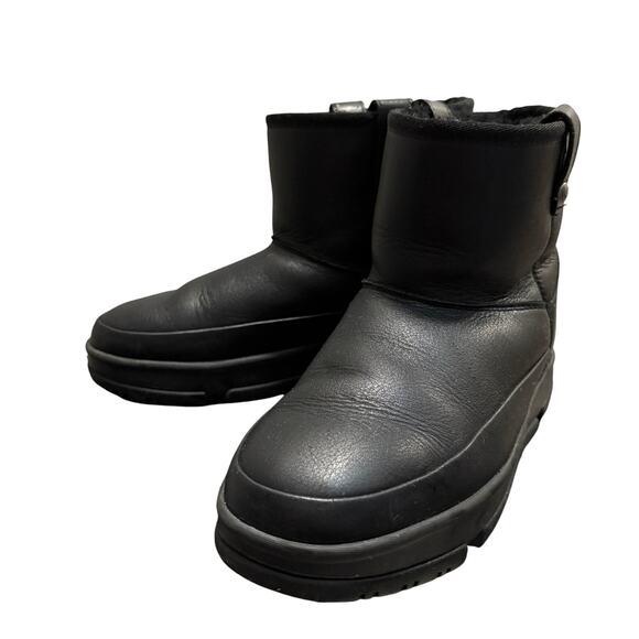 UGG Women's Classic Weather Mini Black US 6 EU 37 - Picture 1 of 6